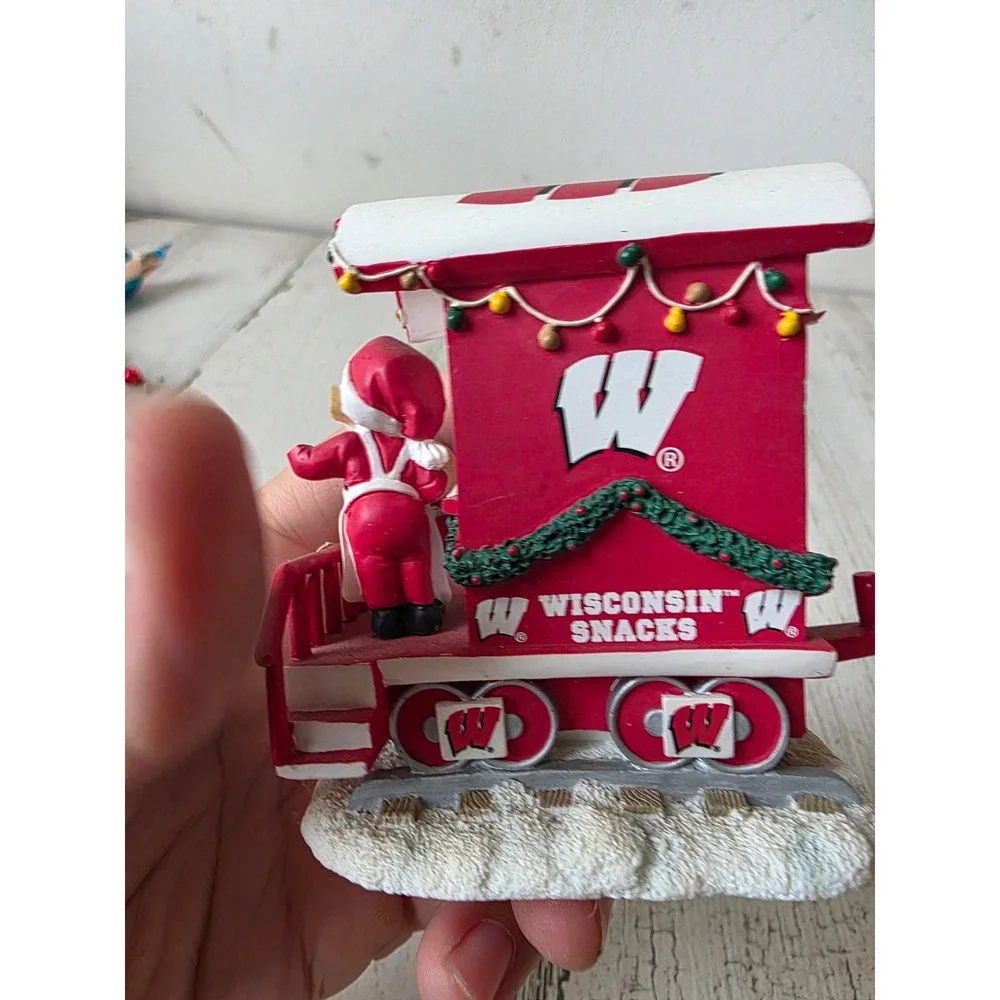 Danbury mint AS IS caboose train Wisconsin Badgers Xmas concession